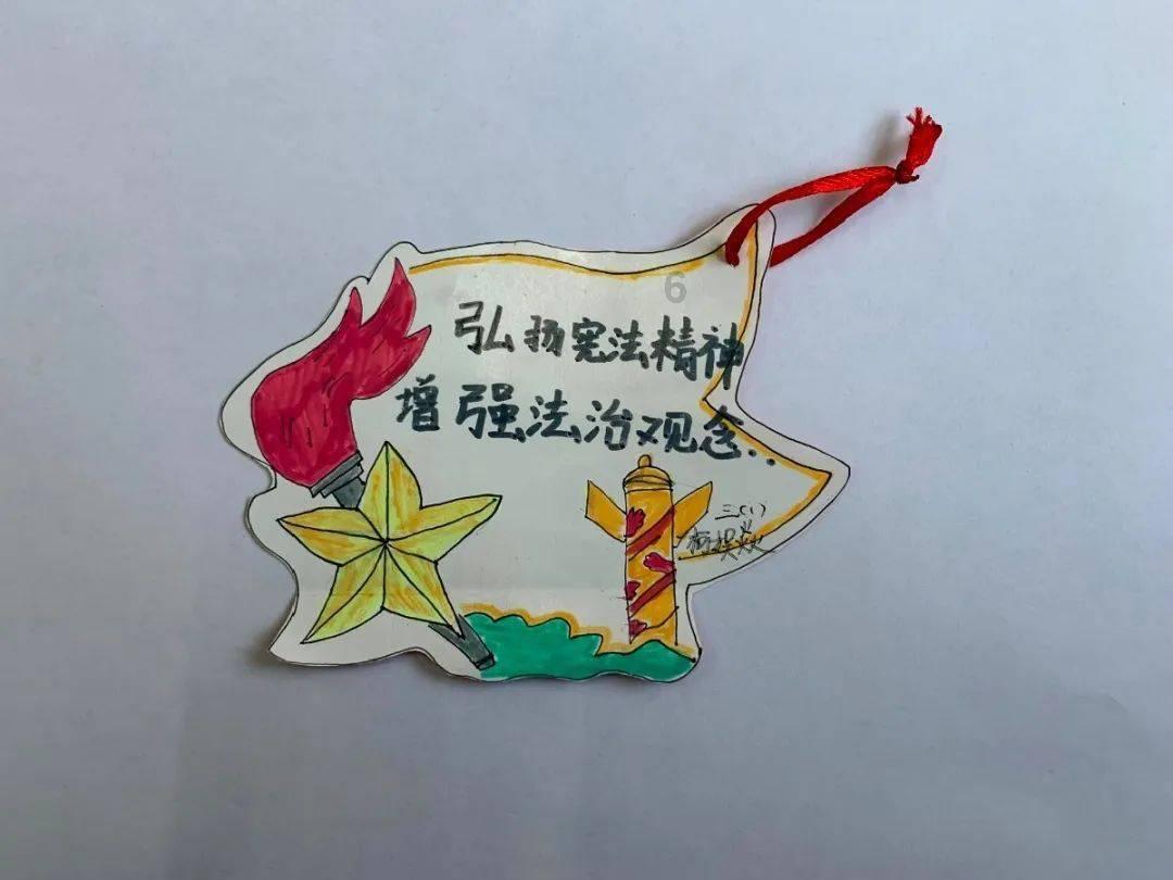 经理今天对我说我们3个领班她一直拿去对比一直觉得我合适当主管，她为什么觉得我合适呢？